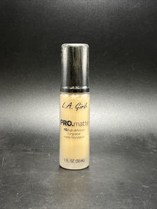 L.A. GIRL Pro Matte Foundation Nude GLM716 30 ML