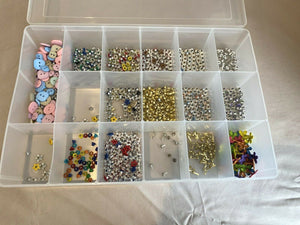 Craft Assortment Eyelets Brads Buttons With Case (approx 10.5x7x2))