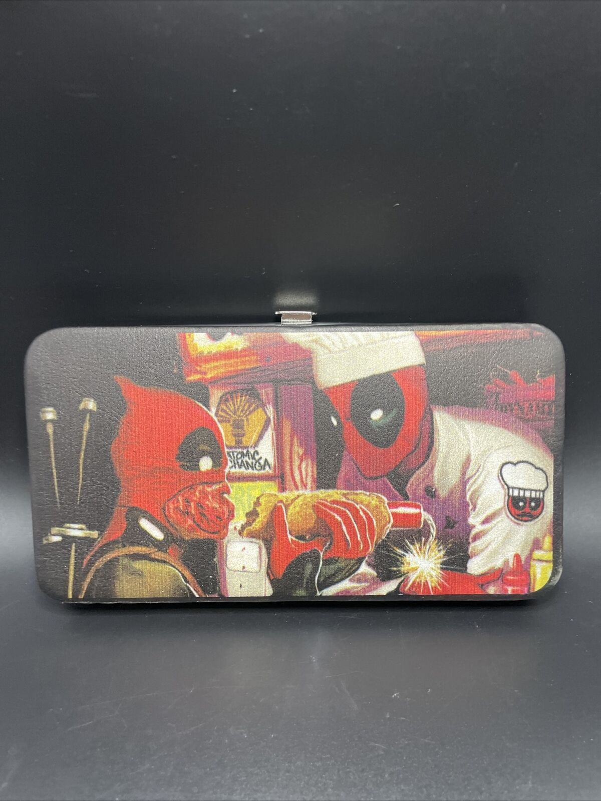 MARVEL DEADPOOL Hinged Wallet - Deadpool DEADPOOL'S CHIMICHANGAS Logo —  Buckle-Down