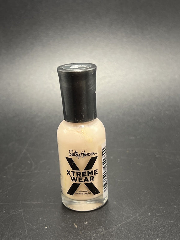 Sally Hansen Xtreme Wear Nail Polish 196 Day cream